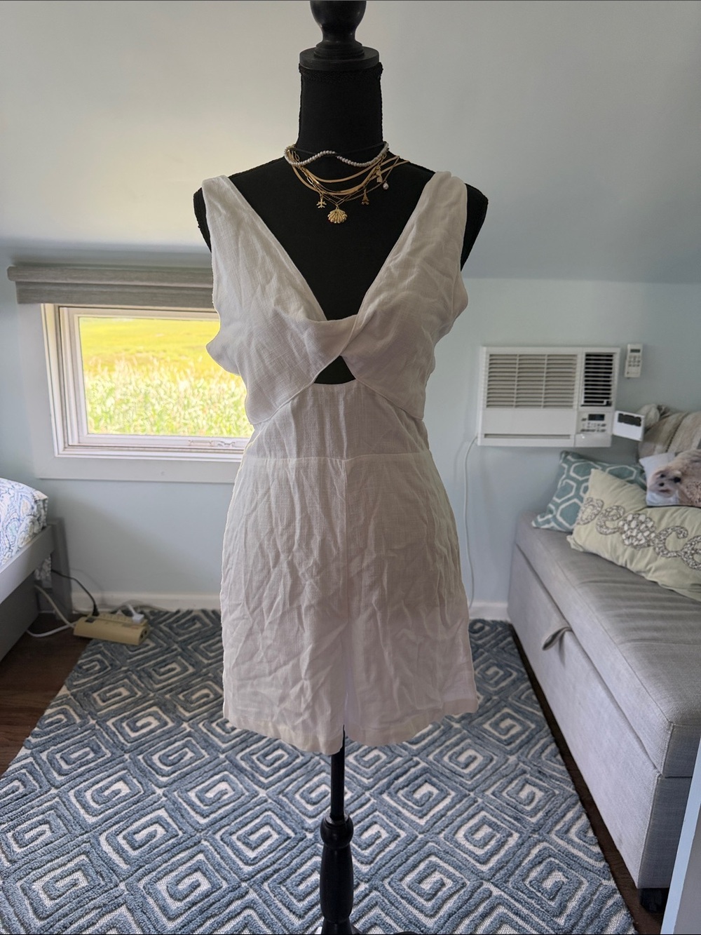 Francesca’s White Sleeveless Twisted Front Romper NWT